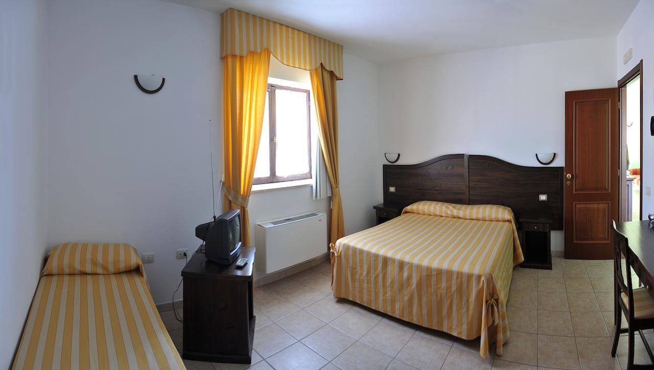 Hotel Pietrapanna Calvello Room photo